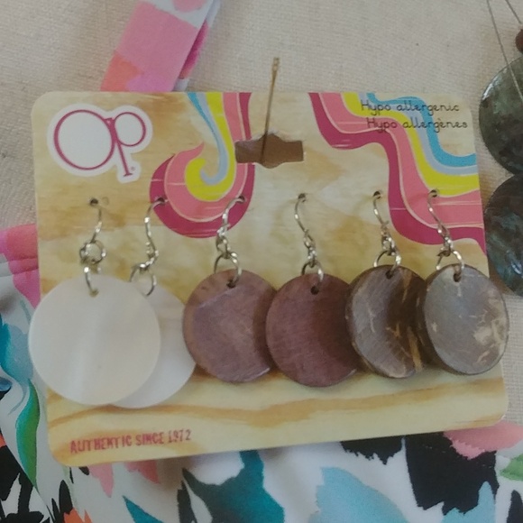 NWT OP Earrings and Necklace Set - Picture 4 of 8